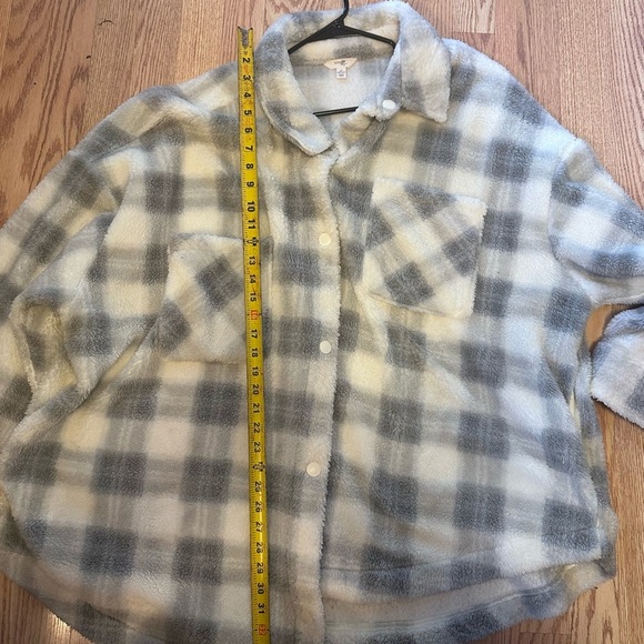 Plaid Fleece Jacket in Gray and‎ White Shacket Size 4XL - Picture 6 of 8